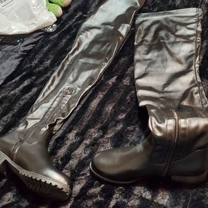 Blk thigh high boots